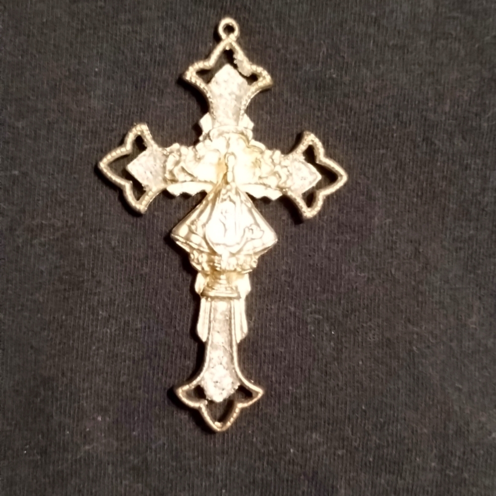 Cross faux